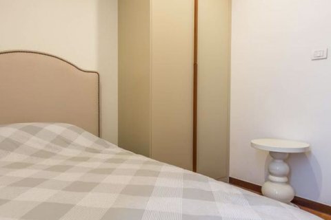 Condominio de 2 dormitorios en Khlong Toei, Bangkok, Tailandia № 77182 - foto 12