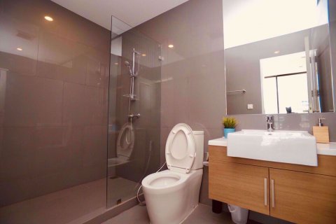 Condominio de 1 dormitorio en Bang Rak, Bangkok, Tailandia № 77186 - foto 8
