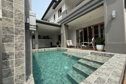Casa de 3 dormitorios en Bangkok, Tailandia № 123551 - foto 2