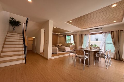 Casa de 3 dormitorios en Bangkok, Tailandia № 123551 - foto 4