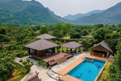 Maison à Hua Hin, Thaïlande 4 chambres № 125365