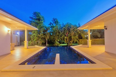Casa de 3 dormitorios en Hua Hin, Tailandia № 125361 - foto 4