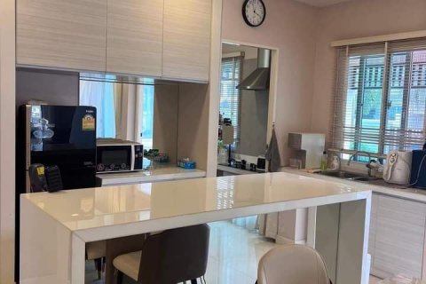 Casa de 3 dormitorios en Pattaya, Tailandia № 116287 - foto 8