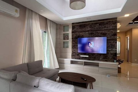 Casa de 3 dormitorios en Pattaya, Tailandia № 116287 - foto 5