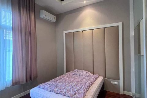 Casa de 3 dormitorios en Pattaya, Tailandia № 116287 - foto 14