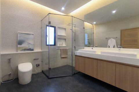 Casa de 3 dormitorios en Bang Lamung, Tailandia № 116291 - foto 24