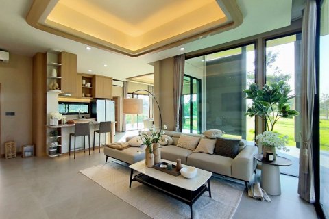 Casa de 3 dormitorios en Bang Lamung, Tailandia № 116291 - foto 3
