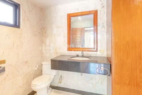 Casa de 7 dormitorios en Nai Harn Beach, Tailandia № 130987 - foto 21