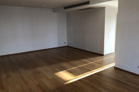 Condominio de 3 dormitorios en Khlong Toei, Bangkok, Tailandia № 123712 - foto 5