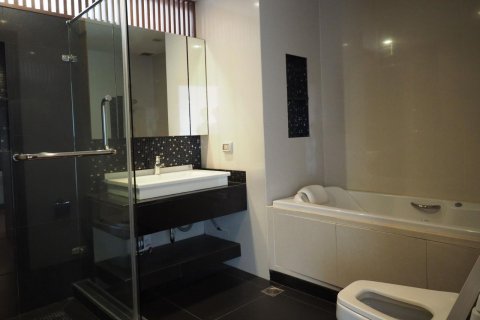 คอนโดมิเนียมในสาทร, กรุงเทพฯ, ประเทศไทย, 3 ห้องนอน № 123709 - รูปถ่าย 2
