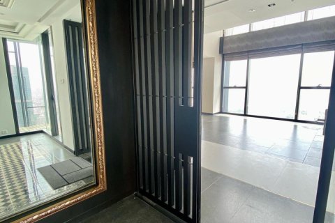 Condominio de 4 dormitorios en Bangkok, Tailandia № 130643 - foto 3