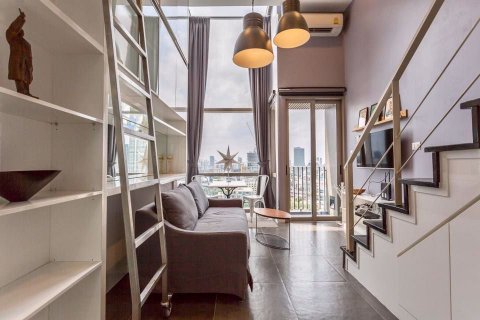 Dúplex de 1 dormitorio en Khlong Toei, Bangkok, Tailandia № 76471