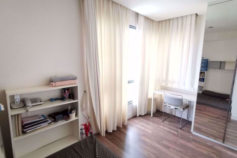 Condominio de 2 dormitorios en Phra Khanong, Bangkok, Tailandia № 76465 - foto 9