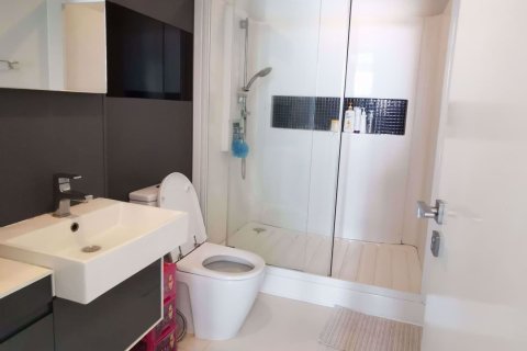 Condominio de 2 dormitorios en Phra Khanong, Bangkok, Tailandia № 76465 - foto 7