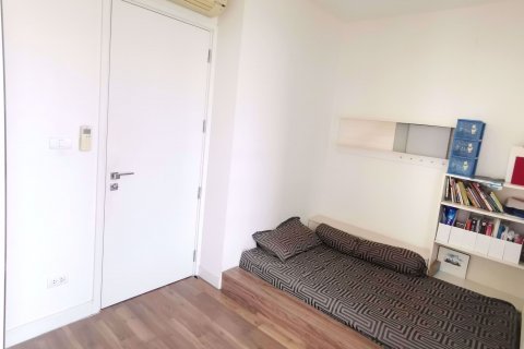 Condominio de 2 dormitorios en Phra Khanong, Bangkok, Tailandia № 76465 - foto 8
