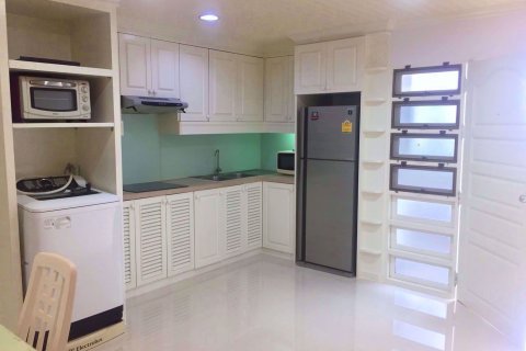 Condominio de 2 dormitorios en Watthana, Bangkok, Tailandia № 76470 - foto 5