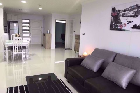 Condominio de 2 dormitorios en Watthana, Bangkok, Tailandia № 76470 - foto 2