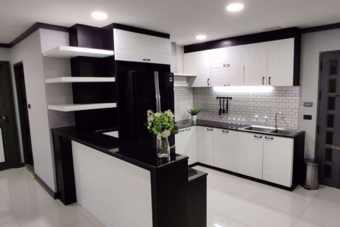 Condominio de 3 dormitorios en Watthana, Bangkok, Tailandia № 76469 - foto 4