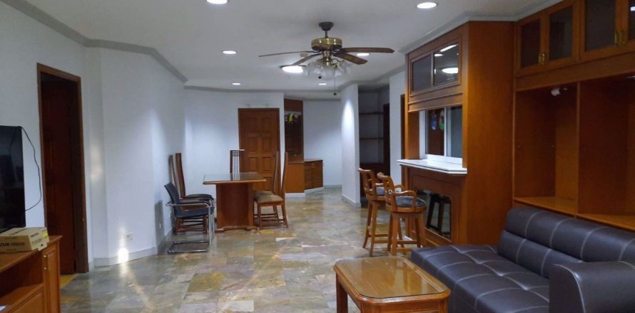 Condominio de 3 dormitorios en Watthana, Bangkok, Tailandia № 76468