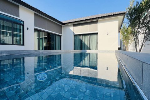 Casa de 3 dormitorios en Pattaya, Tailandia № 132404 - foto 10