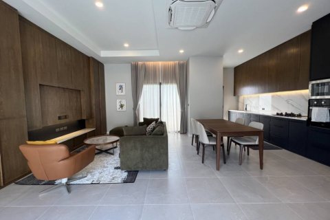 Casa de 3 dormitorios en Pattaya, Tailandia № 132404 - foto 4