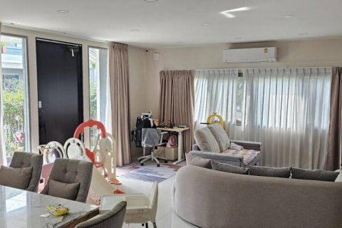 Casa de 4 dormitorios en Bangkok, Tailandia № 132402 - foto 5