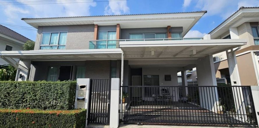 Casa de 4 dormitorios en Bangkok, Tailandia № 132402