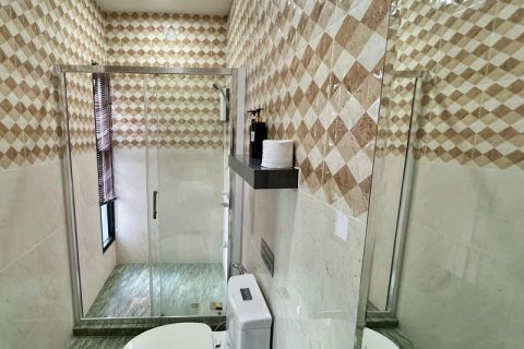 Casa de 3 dormitorios en Pattaya, Tailandia № 125543 - foto 10