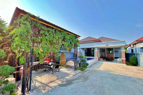 Casa de 3 dormitorios en Pattaya, Tailandia № 125543 - foto 2