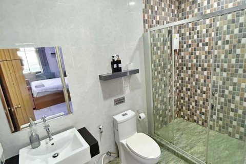 Casa de 3 dormitorios en Pattaya, Tailandia № 125543 - foto 7