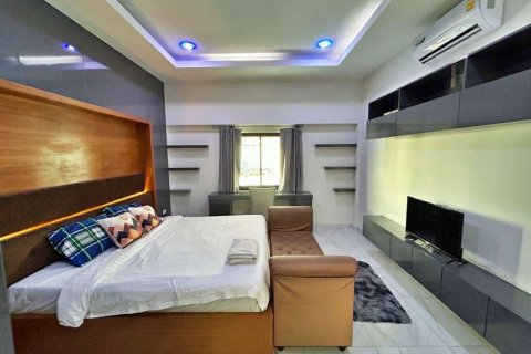 Casa de 3 dormitorios en Pattaya, Tailandia № 125543 - foto 11