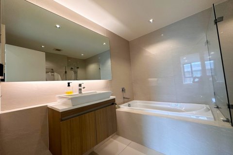 Condominio de 2 dormitorios en Bangkok, Tailandia № 104524 - foto 10