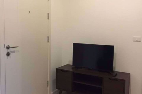 Condominio de 1 dormitorio en Thonburi, Bangkok, Tailandia № 76975 - foto 3