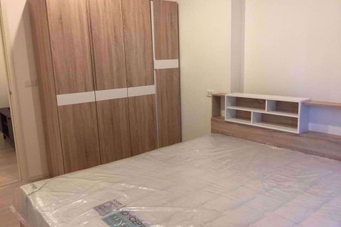 Condominio de 1 dormitorio en Thonburi, Bangkok, Tailandia № 76975 - foto 2