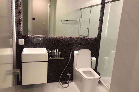 Condominio de 2 dormitorios en Khlong Toei, Bangkok, Tailandia № 76978 - foto 7
