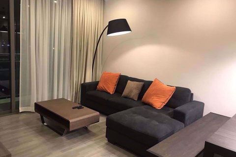 Condominio de 2 dormitorios en Khlong Toei, Bangkok, Tailandia № 76978 - foto 2