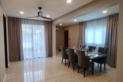 Villa in Kathu, Thailand 3 Schlafzimmer № 144584 - Foto 3