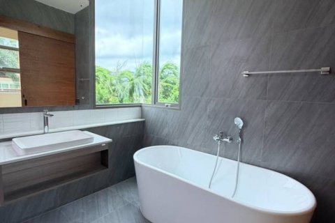 Villa in Phuket, Thailand 4 bedrooms № 144583 - photo 8