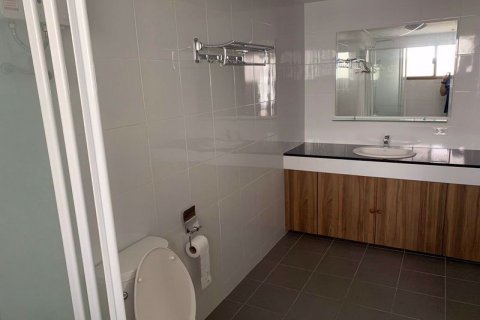 Condo à Watthana, Bangkok, Thaïlande, 3 chambres № 76710 - photo 7