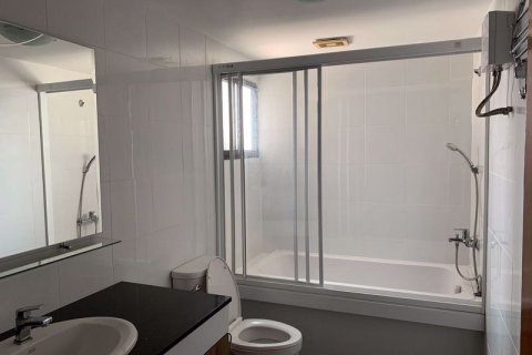 Condo à Watthana, Bangkok, Thaïlande, 3 chambres № 76710 - photo 8
