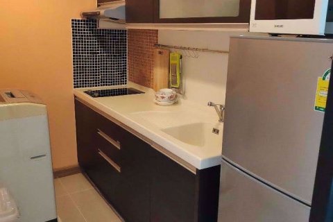 Condominio de 1 dormitorio en Yan Nawa, Bangkok, Tailandia № 76713 - foto 6