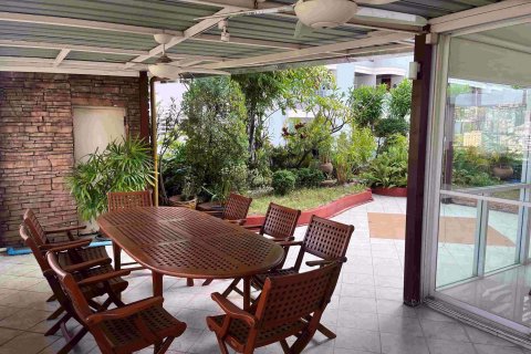 Condominio de 2 dormitorios en Khlong Toei, Bangkok, Tailandia № 76714 - foto 4