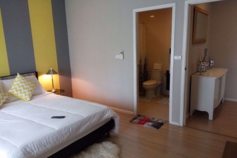Condo in Pathum Wan, Bangkok, Thailand, 3 bedrooms  № 76712 - photo 5