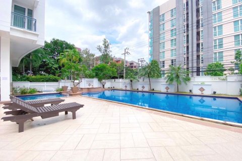 Condominio de 2 dormitorios en Watthana, Bangkok, Tailandia № 81165 - foto 15