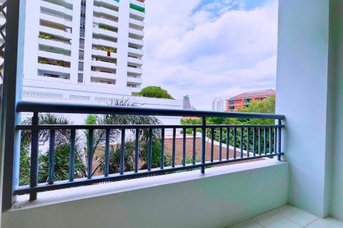Condominio de 2 dormitorios en Watthana, Bangkok, Tailandia № 81165 - foto 11