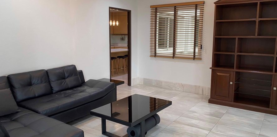 Condominio de 2 dormitorios en Watthana, Bangkok, Tailandia № 81169