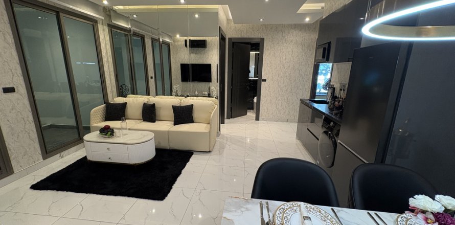 Apartamento de 3 habitaciones en Pattaya, Tailandia № 130401