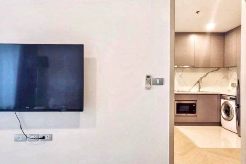 Condominio de 2 dormitorios en Khlong Toei, Bangkok, Tailandia № 125795 - foto 2