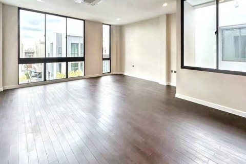 Casa de 5 dormitorios en Saphan Sung, Bangkok, Tailandia № 125797 - foto 9