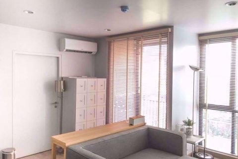 Condominio de 1 dormitorio en Chatuchak, Bangkok, Tailandia № 76648 - foto 2